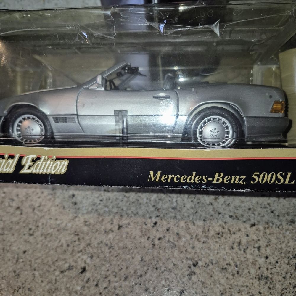 Mercedes-Benz 500SL Model Car. Maisto 1989 Mercedes Silver Convertible. NEW - Picture 2 of 8